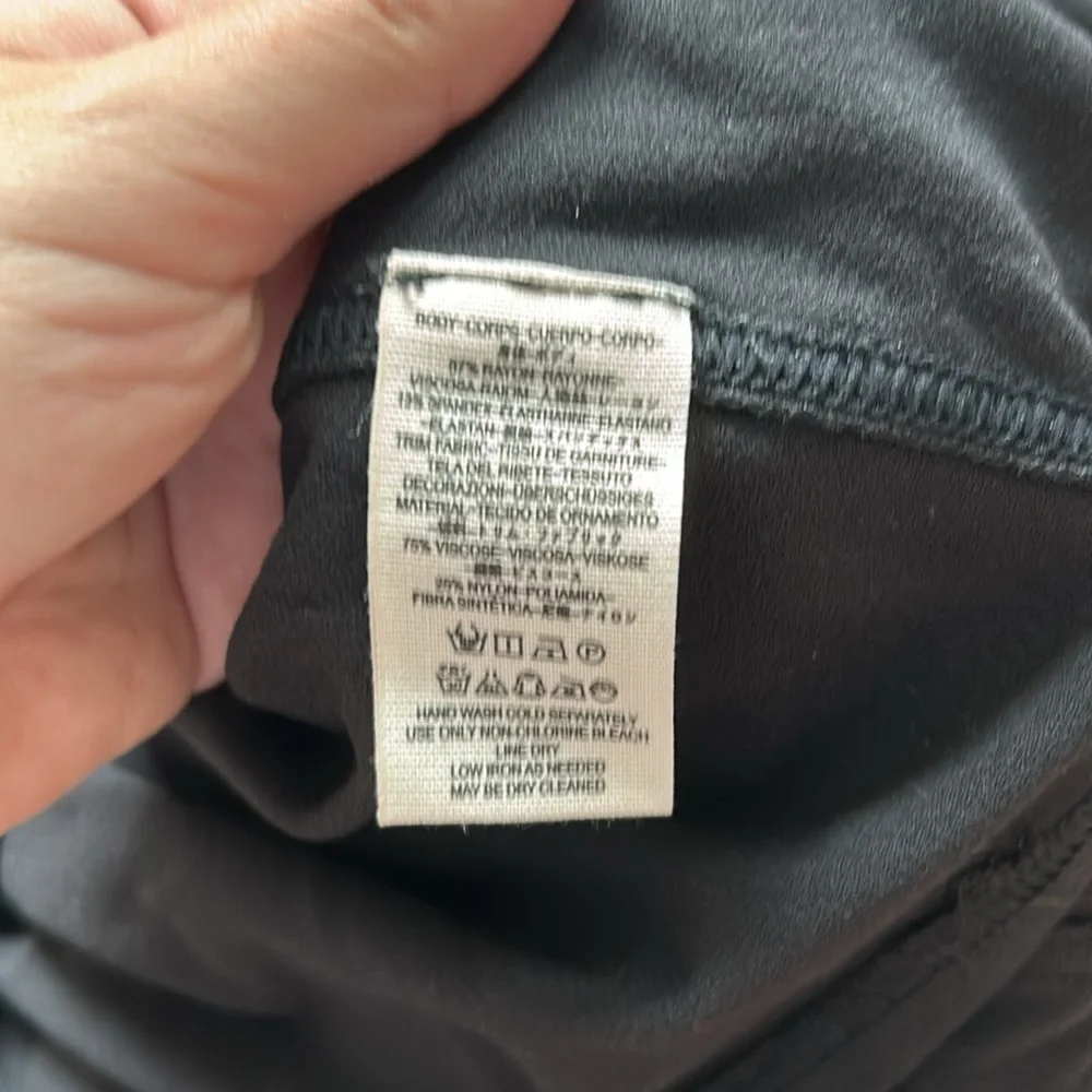 Black corset like top with velvet embroidered straps - Picture 8 of 9